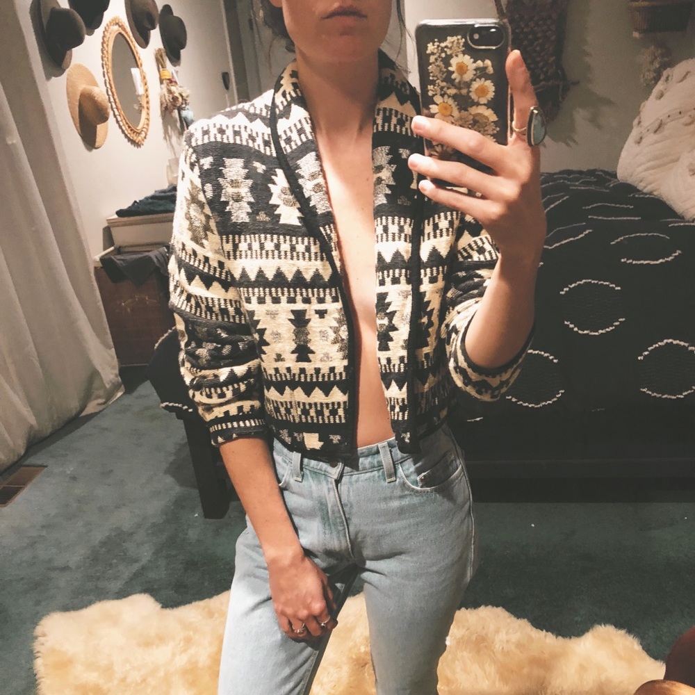 ❌SOLD❌Vintage cropped carpet jacket